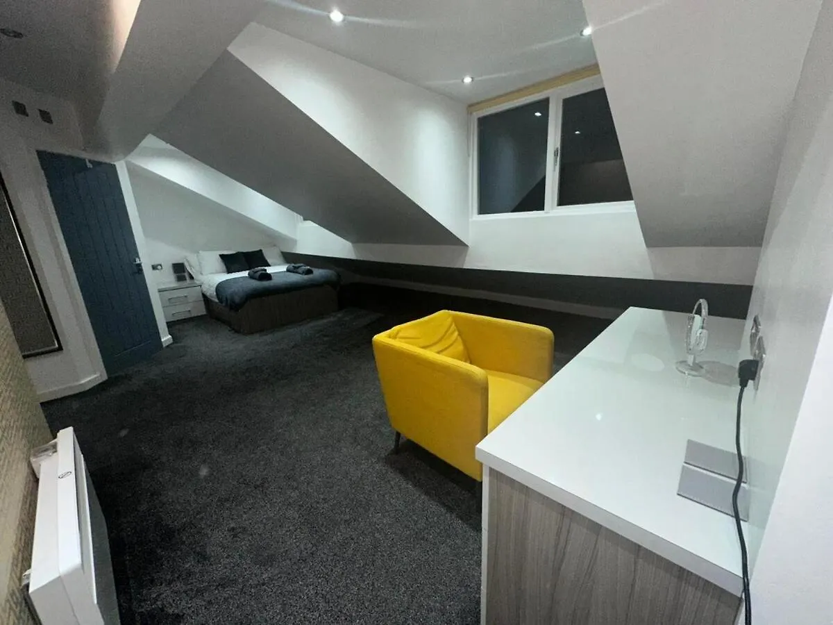 Two Bedroom Flat By Brookland Stays Serviced Accommodation Short Lets Leeds With Free Wifi Apartment Leeds (West Yorkshire)